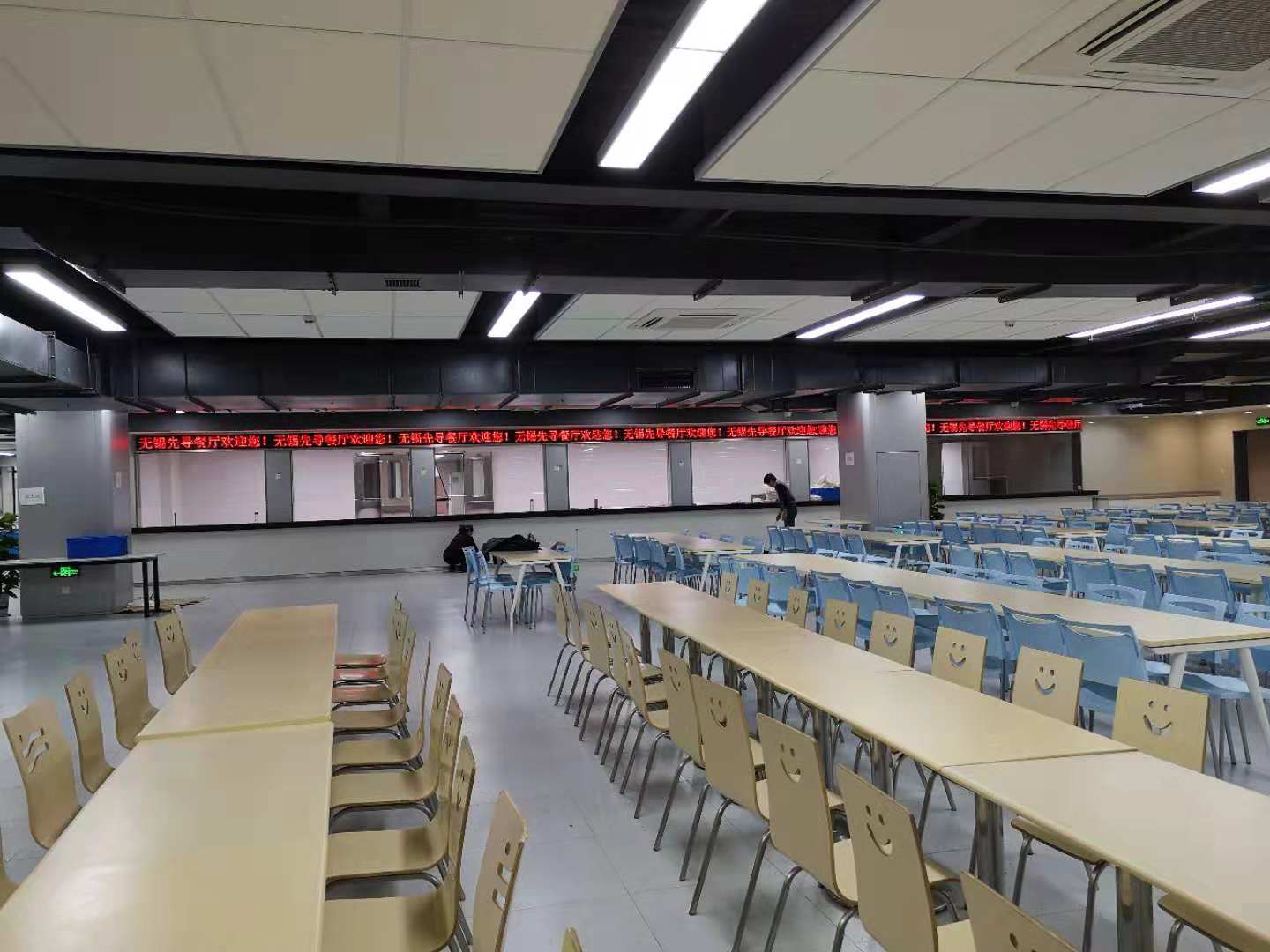 無(wú)錫先導室內LED顯示屏順利交付使用！
